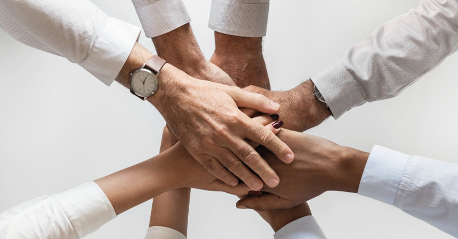 O que caracteriza o trabalho em equipe? Qual o objetivo do trabalho em equipe? Qual a importância dessa colaboração para a empresa? Como promover o trabalho em equipe nas empresas? Dicas de como aperfeiçoar o trabalho em grupo Conclusão